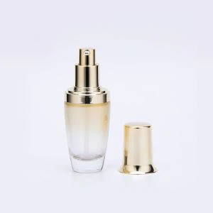 Prazne staklene boce s poklopcima